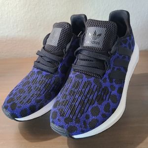 Adidas Women's Size 5 Swift Run Black and Blue Spotted Stretch Knit Sneakers